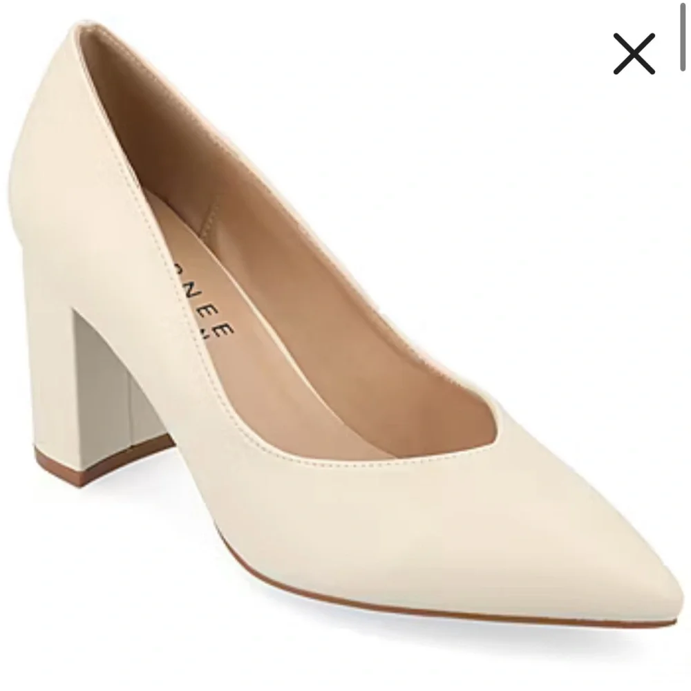 Journee Collection Womens Simonne Pointed Toe Block Heel Pumps.‎ Size: 9.5WD